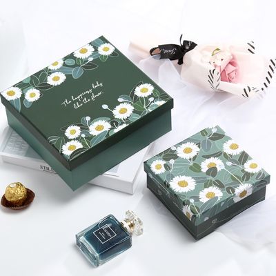 Tapa rígida de encargo decorativa y cajas de regalo bajas de la cartulina para el paquete del bocado