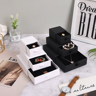 Caja de regalo de joyería pequeña de estilo de cajón personalizado para pinzas de pelo de anillo de collar