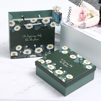 Tapa rígida de encargo decorativa y cajas de regalo bajas de la cartulina para el paquete del bocado