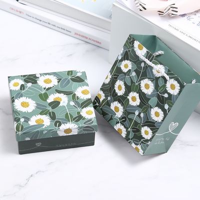 Tapa rígida de encargo decorativa y cajas de regalo bajas de la cartulina para el paquete del bocado