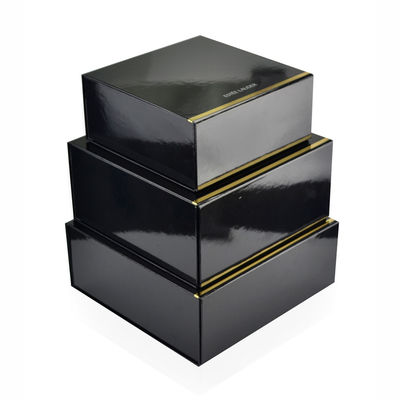 Cajas de regalo magnéticas plegables hechas a mano del color de CMYK los 20.5*20.5*9cm negros brillantes
