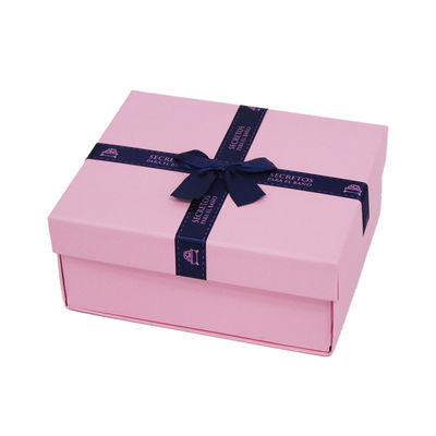 Caja de regalo de ISO9001 Matte Lamination Pink Flat Packed con el ornamento los 20*18*7.7cm del arco