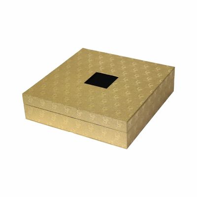 Cuadrado de la caja de papel de la cartulina de Debossed del oro con la bandeja de la espuma del satén