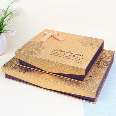 La forma del libro encubrió las cajas vacías magnéticas del chocolate con los divisores los 23.2x19x4.6cm