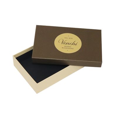 Dos pedazos de la cartulina de chocolate de la caja los 20*13*5cm del caramelo con la tapa