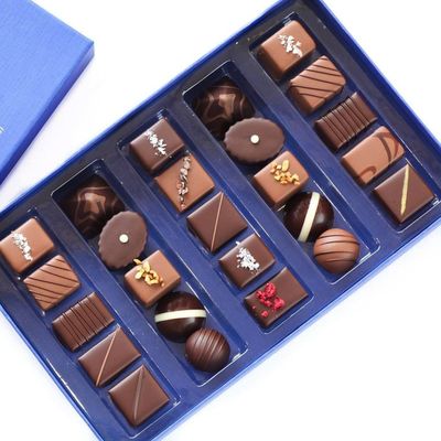 El chocolate de lujo multiusos de los azules marinos encajona empaquetando, las cajas vacías de la trufa modificadas para requisitos particulares