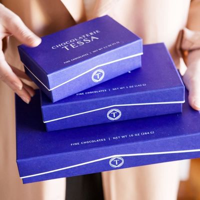 El chocolate de lujo multiusos de los azules marinos encajona empaquetando, las cajas vacías de la trufa modificadas para requisitos particulares