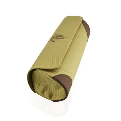 La voluta beige forma los botones magnéticos de Champagne Gift Box With Two