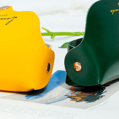 La PU impermeable de la caja de la barra de labios del viaje cubre amarillo con cuero portátil